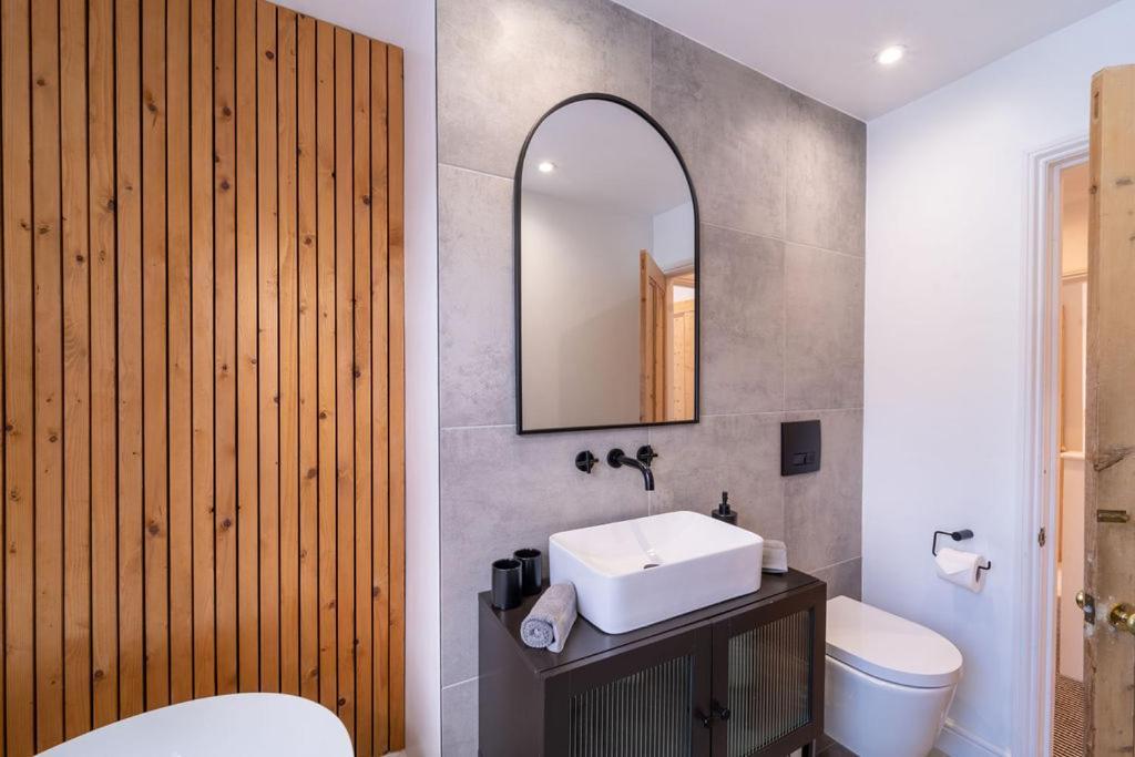 Elegant 3 Bedroom Home In The Centre Of Cheltenham Exteriér fotografie