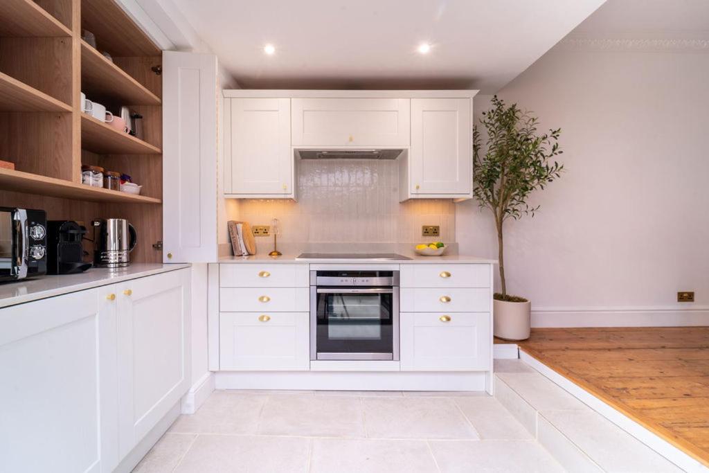 Elegant 3 Bedroom Home In The Centre Of Cheltenham Exteriér fotografie
