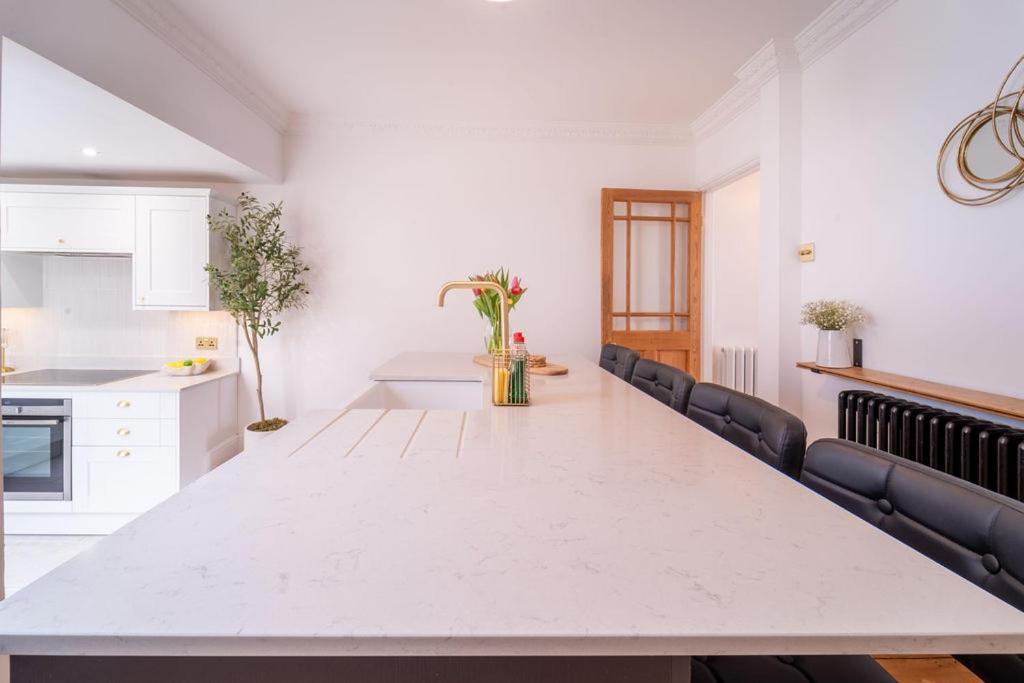 Elegant 3 Bedroom Home In The Centre Of Cheltenham Exteriér fotografie