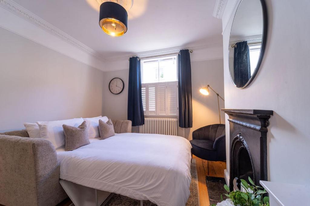 Elegant 3 Bedroom Home In The Centre Of Cheltenham Exteriér fotografie