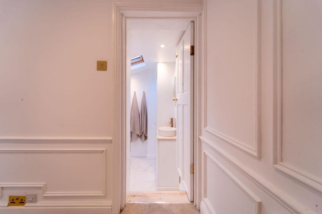 Elegant 3 Bedroom Home In The Centre Of Cheltenham Exteriér fotografie