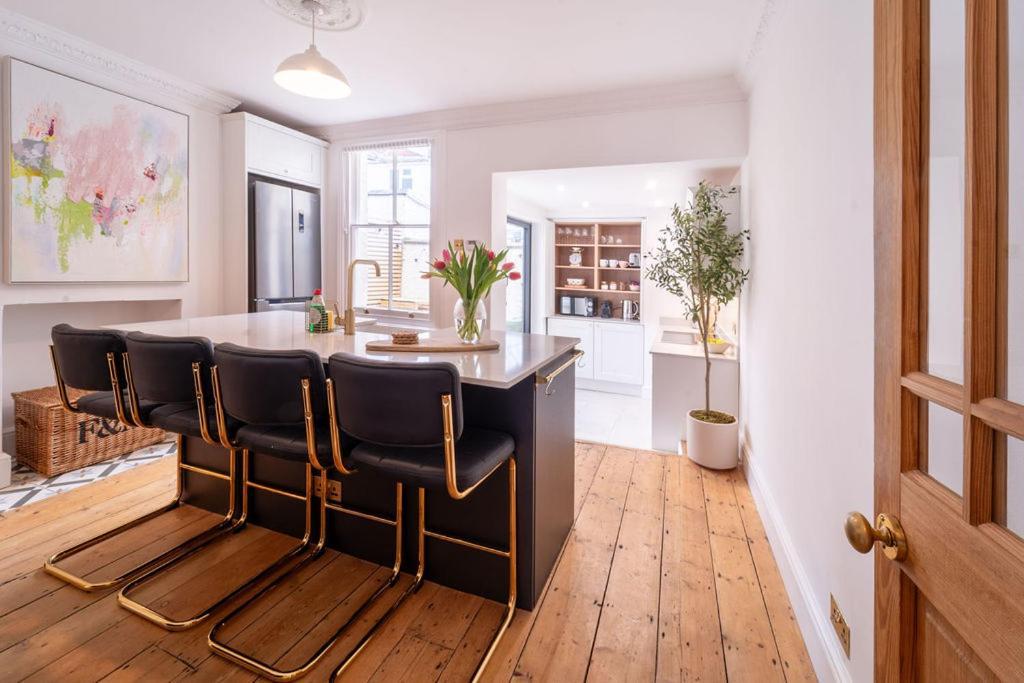 Elegant 3 Bedroom Home In The Centre Of Cheltenham Exteriér fotografie